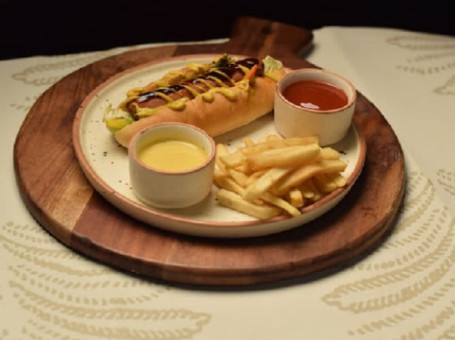 Hot Dog With Fries And Salad (Single)