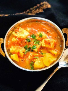 Aloo Paneer Sabji (Gravy)