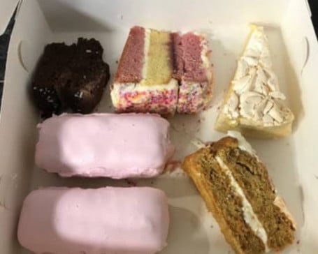 Tasty Cake Box – Ideal For Sharing