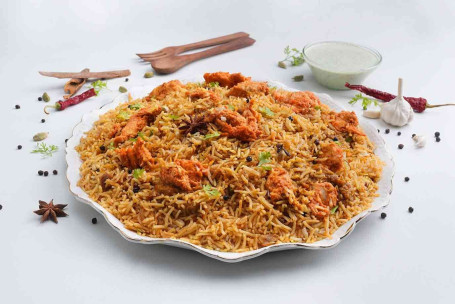 Hyderabadi Chicken Tikka Dum Biryani [Serves 2-3]