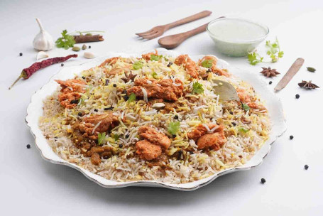 Lucknowi Chicken Tikka Dum Biryani [Serves 2-3]