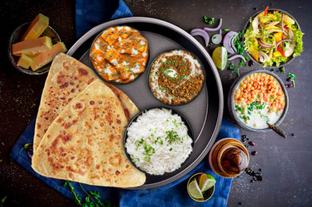 Paneer Lababdar And Dal Makjani Thali