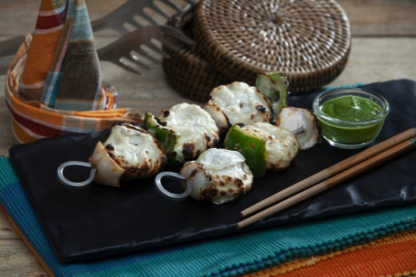 Afghani Paneer Tandoori Momo