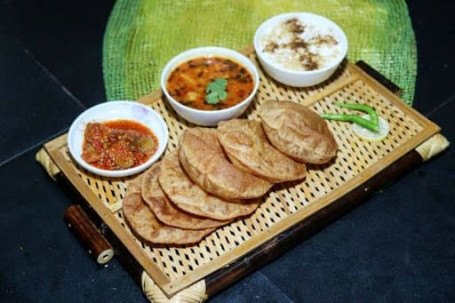 Masala Poori With Aloo Ki Sabzi And Jeera Boondi Tadka Raita