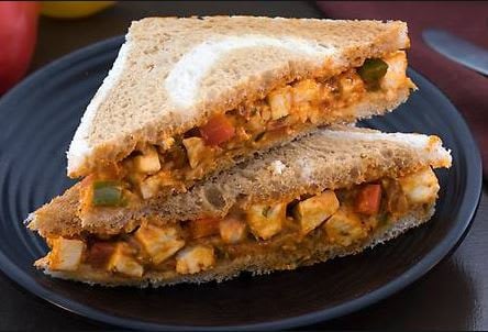 Peri Peri Paneer Club Sandwich 2 Pcs)