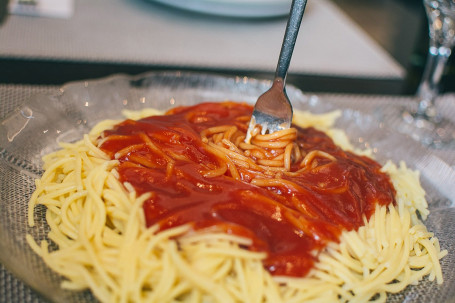 Spaghetti con tomate Sin gluten