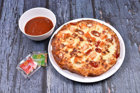 9 Medium Red Paprika, Roasted Chicken Extra Cheese Pizza (6 Slice)
