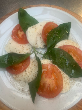 Caprese Salad, Tomato, Buffalo, Basil, Balsamic Vinegar