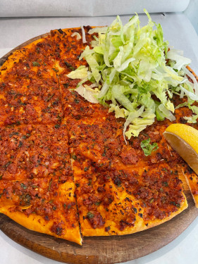 Lahmacun/Turkish Pizza