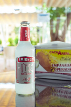 Cerveza Smirnoff Roja