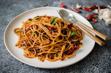 Smokey Garlic Noodles (Spicy)