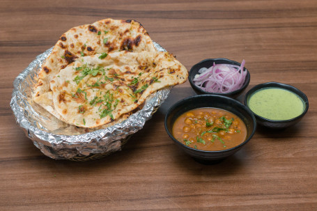 Naan Chole (2 Pc)