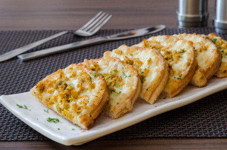 Cheesy Chilli Chicken Garlic Bread