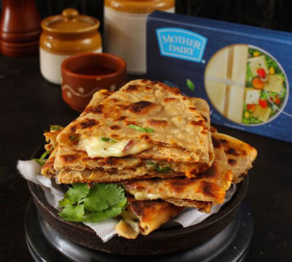 Mix Paratha 2 Pcs Aloo Onion Gobi Curd Butter)