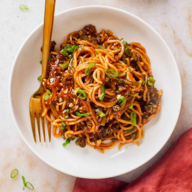 Munchurian Noodles (Veg)