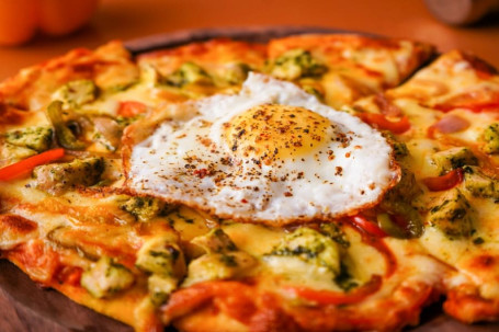 Pesto Chicken Fried Egg Pizza (Regular)