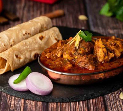 Chapati 2 With Chicken Curry