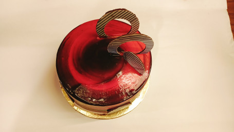 Strawberry Chocolate Cake 500 Gm