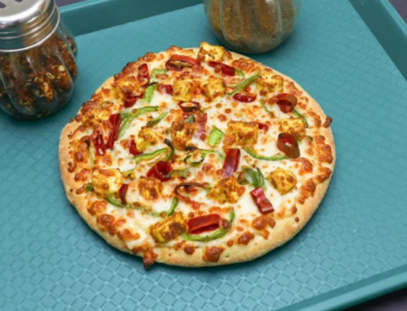 6 Slices Hot Spicy Paneer Pizza