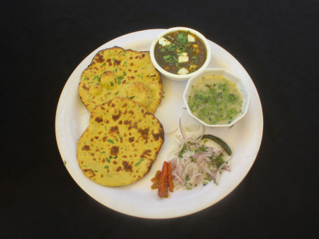 Missi Roti With Paneer Chole