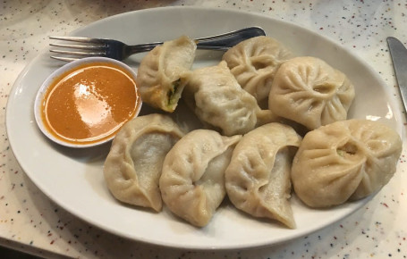 Momos Full 8Pcs.