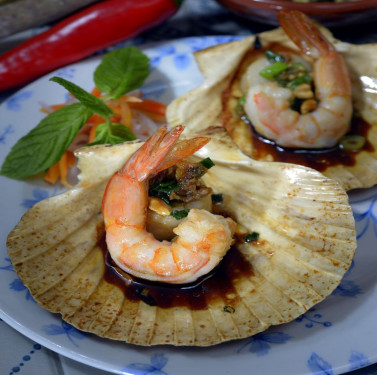 Grilled Scallop Prawn In Saigon Style