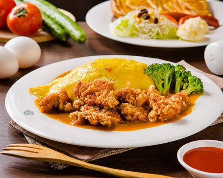 Kā Lī Táng Yáng Jī Dàn Bāo Fàn Tortilla De Arroz Con Pollo Karaage Y Curry