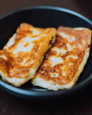 Halloumi Cheese Slices)