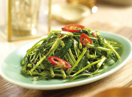 No Es Posible Instalar Spicy Stir-Fried Water Spinach