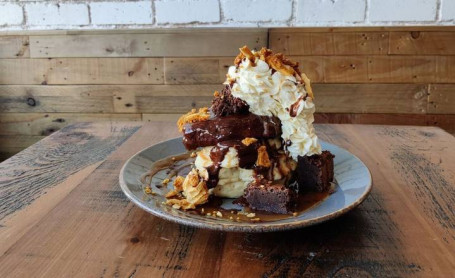 Loaded Salted Caramel Brownie (V)