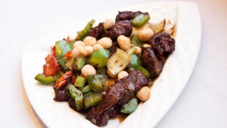 Steak Cubes With Macadamia Nuts Xià Guǒ Niú Liǔ Lì
