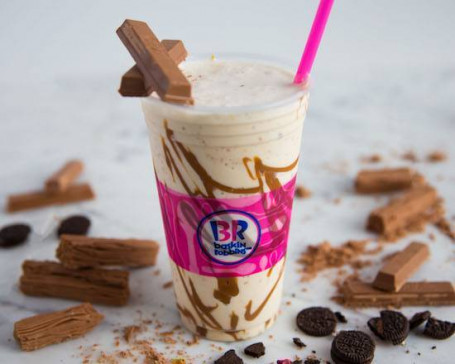 Pralines And Cream Ultimate Shake (Vanilla Ice Cream With Praline-Coated Pecan Pieces And A Caramel Ribbon)