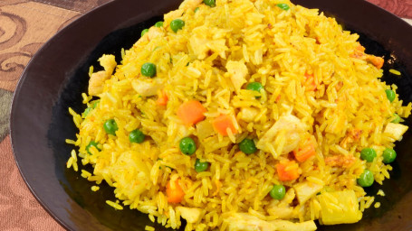 Q7. Pineapple Chicken Fried Rice Bō Luó Jī Chǎo Fàn