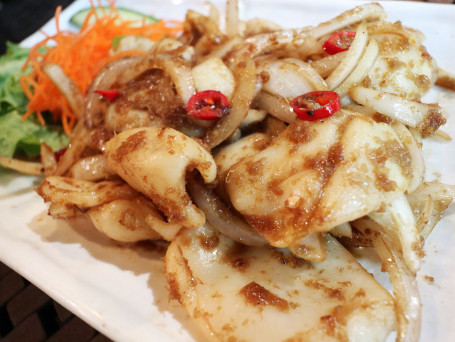 Stir Fry Squid With Chilli Lemongrass