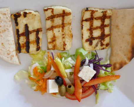 Grilled Halloumi with pitta bread