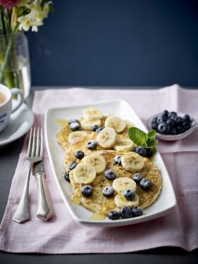 Noticias Panqueques De Buttermilk Banana, Blueberries Honey