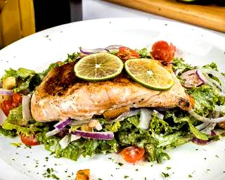 Ensalada Del Jefe Con Salmon