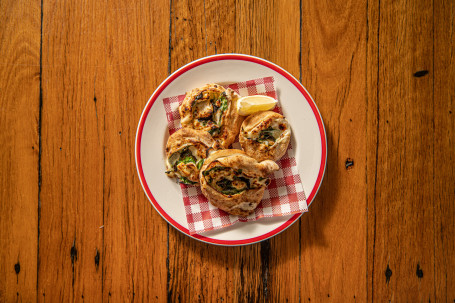 Spinach Pizza Scrolls