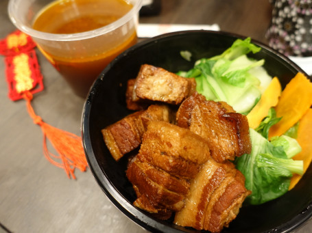 Noodle Soup With Braised Pork Belly