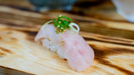 Hamachi (Yellowtail) 2Pcs