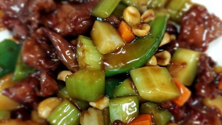 Sichuan Spicy Beef With Peanuts