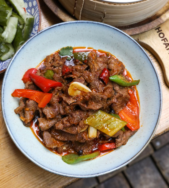 Tǔ Fěi Cǎo Niú Organic Australian Beef Rump W/ Chillies Leeks