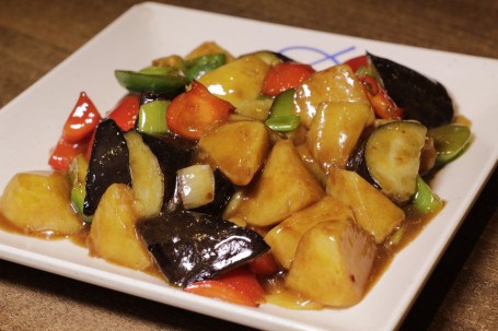 Sauteed Potatoes, Augerbine And Green Peppers In Soy Sauce De Sān Xiān Fàn