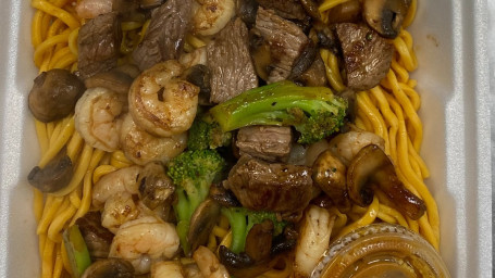 Lm9-Steak Shrimp Broccoli Mushroom