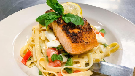 Garlic Salmon Caprese Linguini