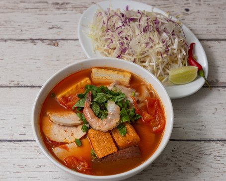 Rice Vermicelli Soup With Sliced Pork, King Prawn, Blood Jelly And Tofu