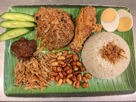 Nasi Lemak Complete B (Rendang And Fried Chicken)