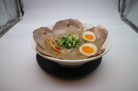 E. Chā Shāo Lā Miàn Chashu Ramen