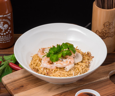 Dry Seafood Combination Egg Noodle