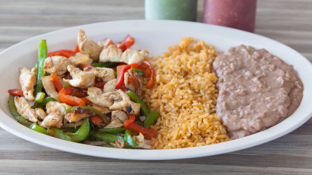 Fajitas De Camaron, Pollo Y Carne Adsada